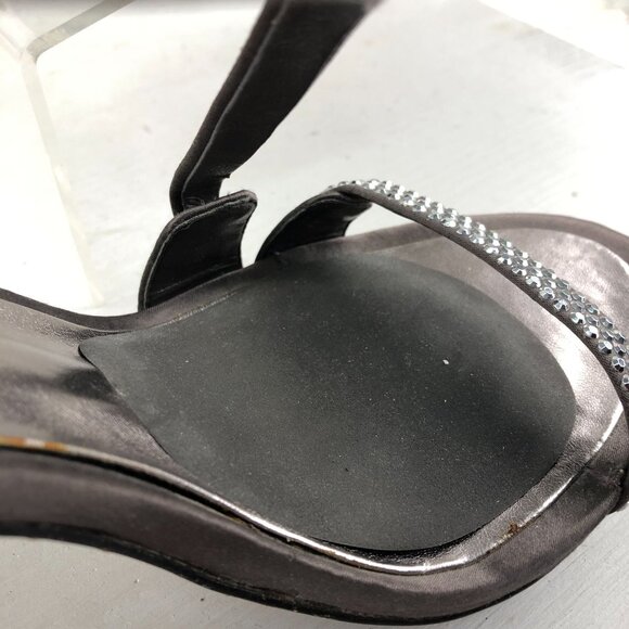 BCBGMaxAzria Women's Size 7B Peeking Grey Silver Fabric Embellished Heels - Picture 9 of 15